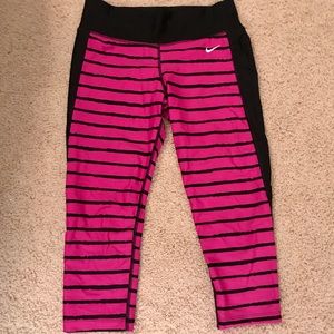 NIKE DRI FIT pink and black Capri leggings - small